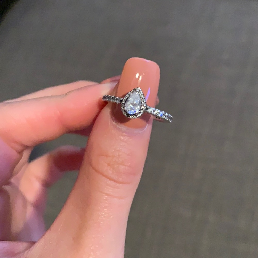 pandora teardrop ring
